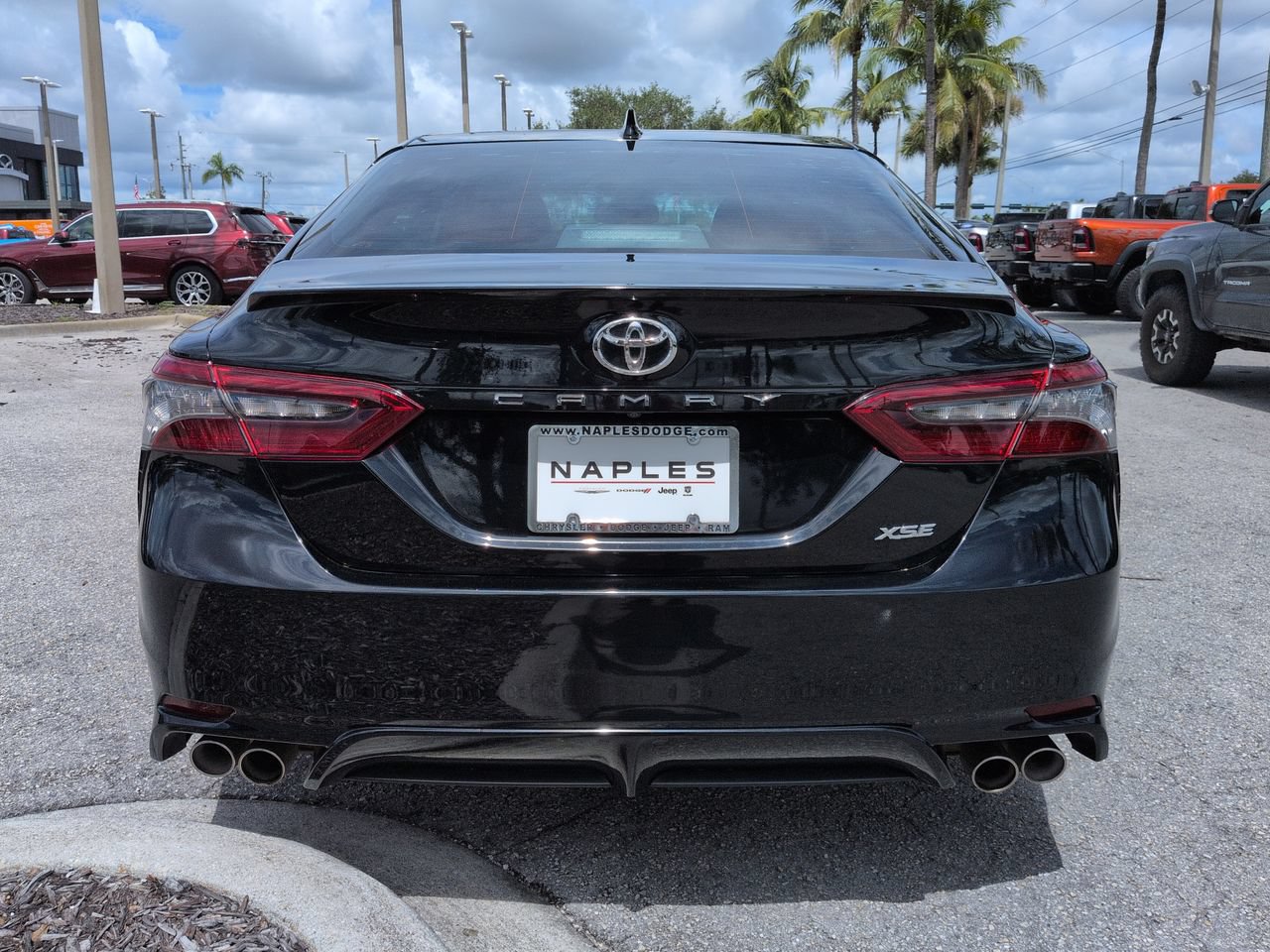 Used 2022 Toyota Camry XSE FWD image 6