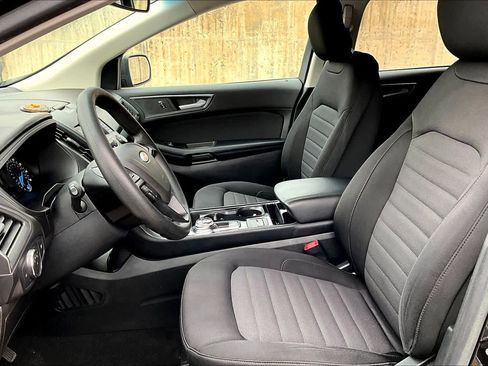 Used 2019 Ford Edge SE FWD image 8