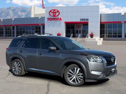 Used 2022 Nissan Pathfinder Platinum w/ Cargo Package