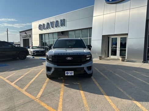 New 2027 Ford Expedition Platinum w/ Stealth Performance Package AWD/4WD image 2