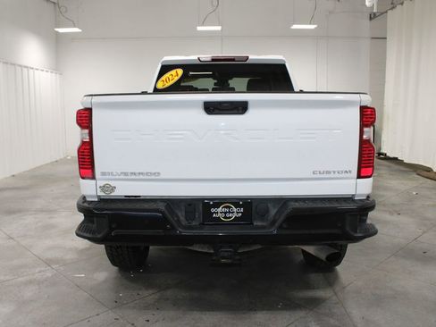 Used 2024 Chevrolet Silverado 2500 Custom w/ Custom Value Package image 8