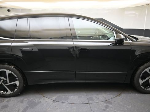 Used 2026 Hyundai Ioniq 9 Calligraphy image 7