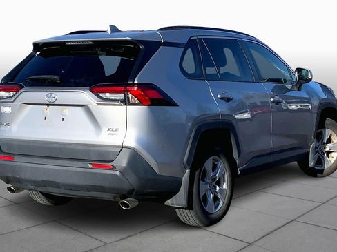 Used 2020 Toyota RAV4 XLE image 12