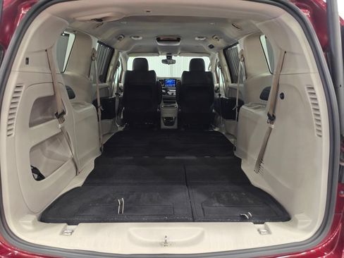 Used 2017 Chrysler Pacifica Touring-L FWD image 36