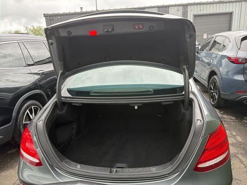 Used 2018 Mercedes-Benz E 300 4MATIC image 10
