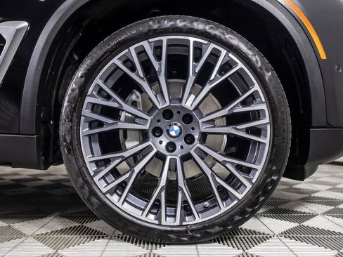 Used 2025 BMW X5 xDrive40i w/ Parking Assistance Package AWD/4WD image 39