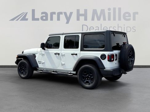 Used 2020 Jeep Wrangler Unlimited Sport AWD/4WD image 3