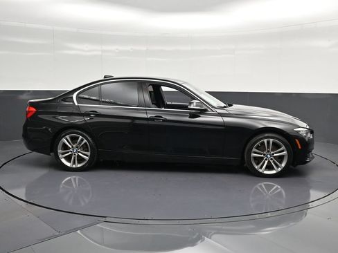 Used 2018 BMW 330i Sedan RWD image 4
