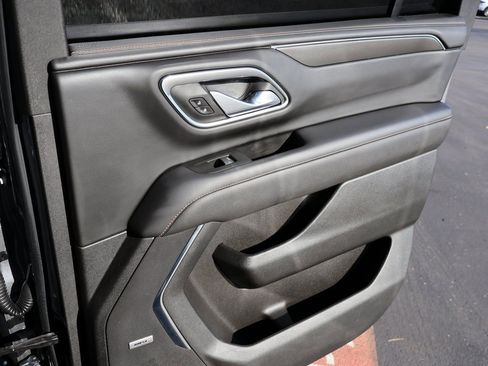 Used 2022 GMC Yukon XL AT4 image 12