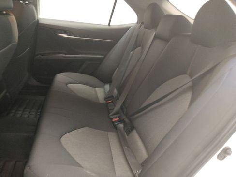 Used 2019 Toyota Camry LE FWD image 18
