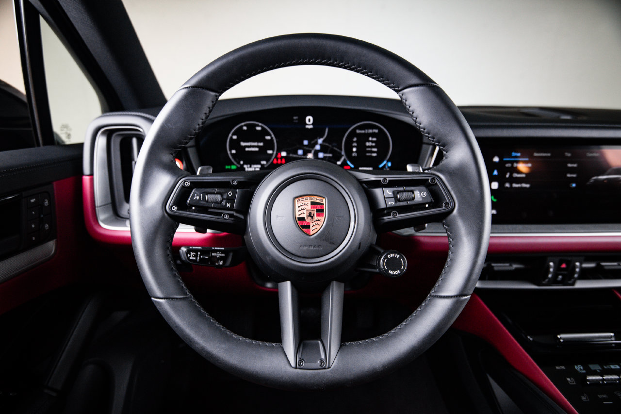 Certified 2026 Porsche Cayenne AWD/4WD image 26
