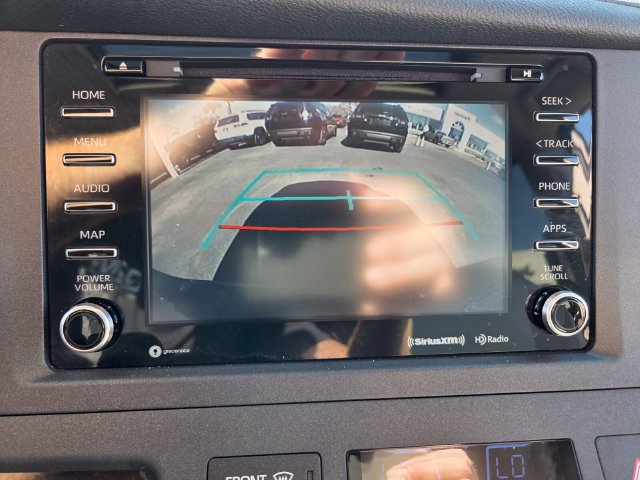 Used 2020 Toyota Sienna XLE Premium FWD image 25