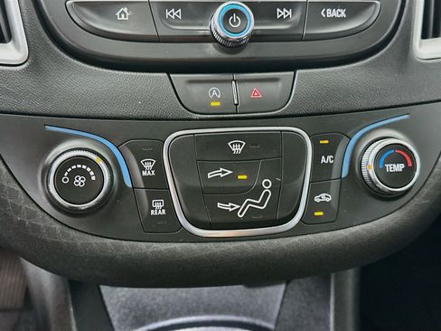 Used 2023 Chevrolet Malibu RS w/ LPO, Floor Liner Package FWD image 22