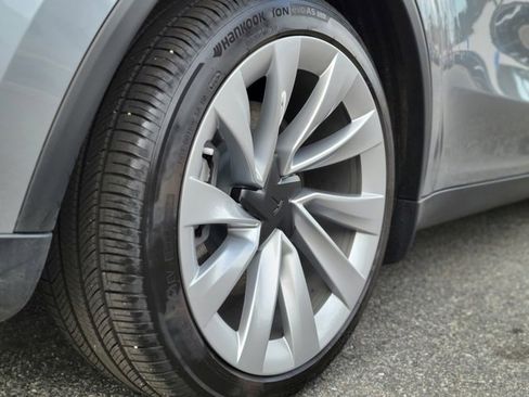 Used 2026 Tesla Model Y Long Range image 44