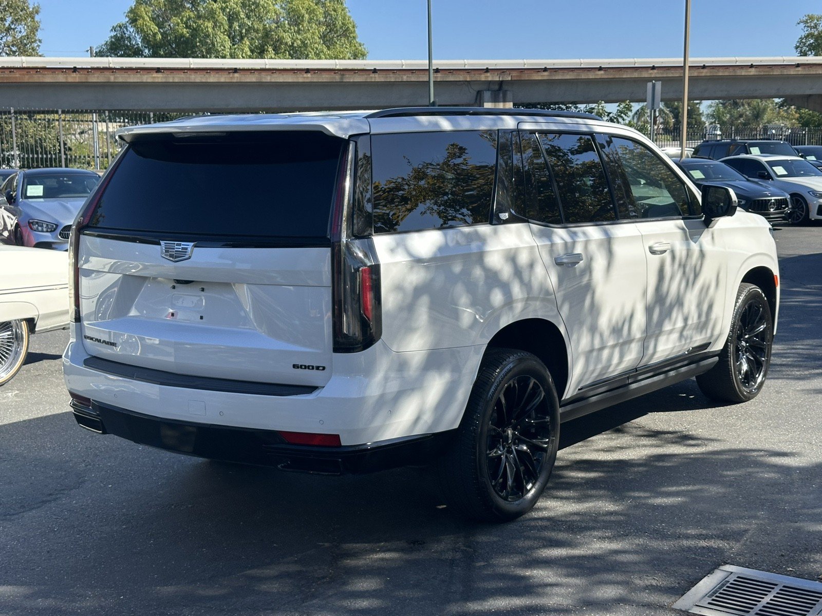 Used 2021 Cadillac Escalade Sport Platinum w/ LPO, ONYX Package AWD/4WD image 7