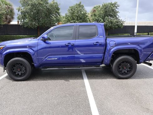 Used 2025 Toyota Tacoma SR5 RWD image 12