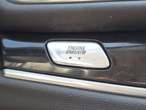 Used 2020 Buick Enclave Essence w/ Sport Touring Edition FWD image 14