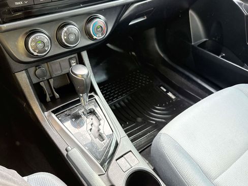 Used 2015 Toyota Corolla L FWD image 20