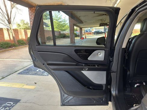 Used 2020 Lincoln Aviator Reserve w/ Equipment Group 202A image 14