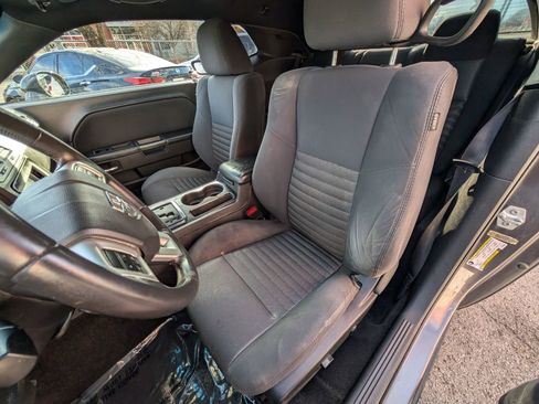 Used 2014 Dodge Challenger SXT image 16