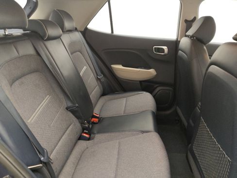Used 2023 Hyundai Venue Limited w/ Cargo Package FWD image 19