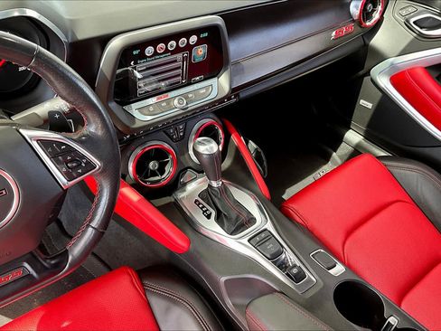 Used 2018 Chevrolet Camaro SS RWD image 18