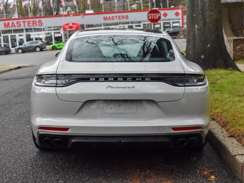 Used 2023 Porsche Panamera 4 Platinum Edition image 7