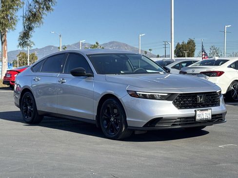 Certified 2025 Honda Accord SE image 7