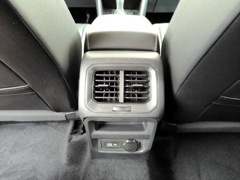 Used 2023 Volkswagen Tiguan SE FWD image 27