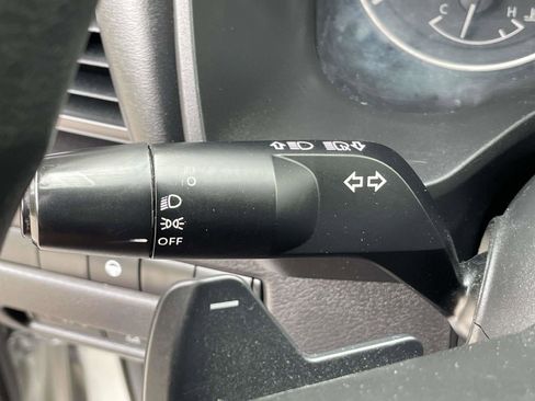 Used 2023 Nissan Rogue SV FWD image 19