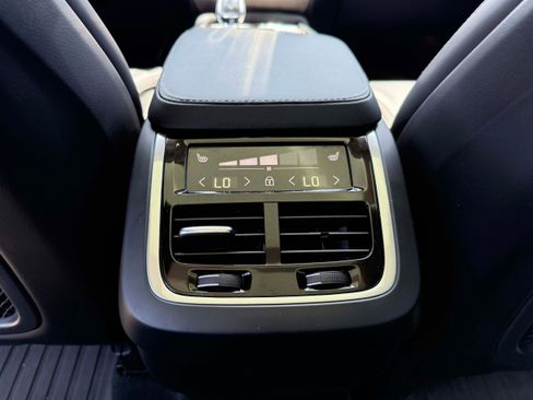 Used 2023 Volvo XC90 B6 Ultimate w/ Protection Package Premier AWD/4WD image 16