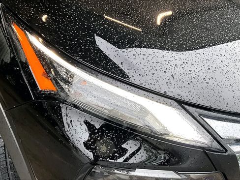 Used 2025 Nissan Rogue SV AWD/4WD image 25