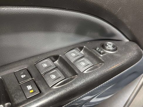 Used 2018 Chevrolet Colorado Z71 AWD/4WD image 18