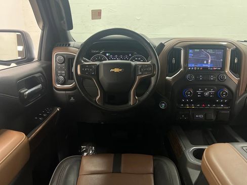 Used 2020 Chevrolet Silverado 1500 High Country w/ Technology Package image 15