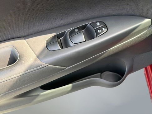 Used 2017 Nissan Sentra SV FWD image 28