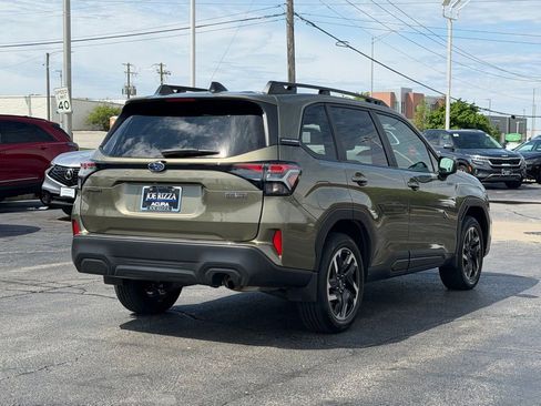 Used 2025 Subaru Forester Premium AWD/4WD image 7