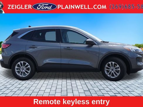 Used 2022 Ford Escape SE w/ Cold Weather Package AWD/4WD image 6