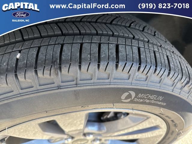 New 2024 Ford Explorer XLT w/ Equipment Group 202A RWD image 15