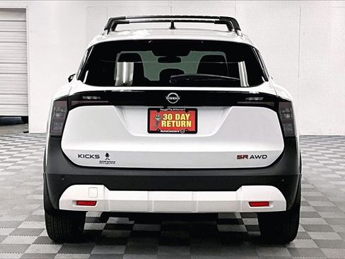 New 2026 Nissan Kicks SR w/ SR Premium Package image 4