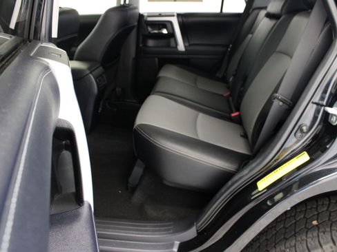 Used 2023 Toyota 4Runner SR5 Premium w/ Moonroof Package AWD/4WD image 29