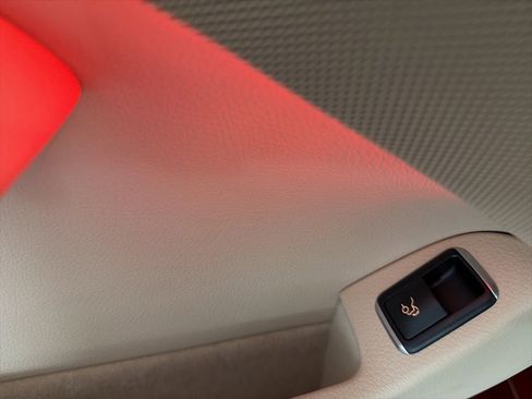 Used 2019 Mercedes-Benz SL 550 image 11