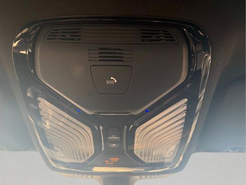 Used 2018 BMW 530i xDrive image 32