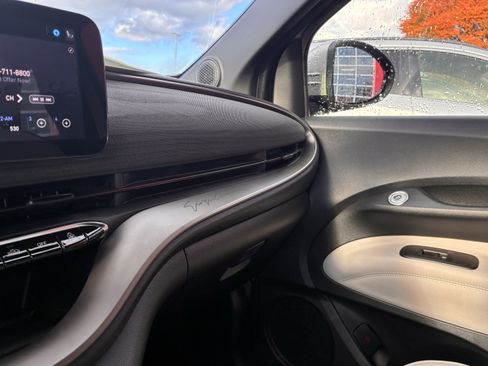 New 2025 FIAT 500 e image 23