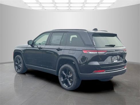 New 2025 Jeep Grand Cherokee Limited image 7