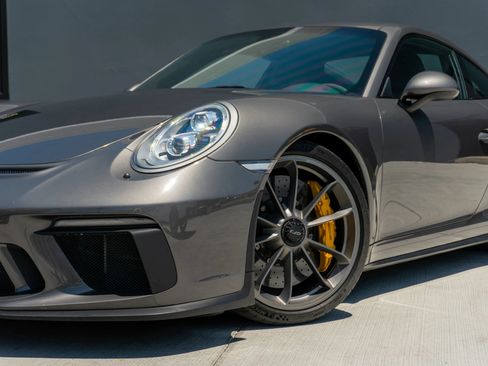 Used 2018 Porsche 911 GT3 RWD image 24