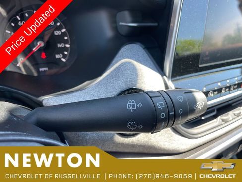 Used 2025 Jeep Compass Latitude AWD/4WD image 16
