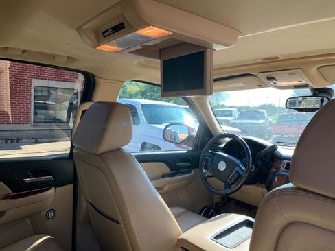 Used 2007 Chevrolet Avalanche LTZ w/ LTZ Preferred Equipment Group image 10