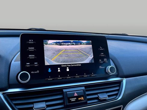 Used 2019 Honda Accord LX image 27