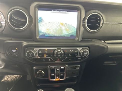 Used 2022 Jeep Wrangler Unlimited Sahara w/ Cold Weather Group image 22