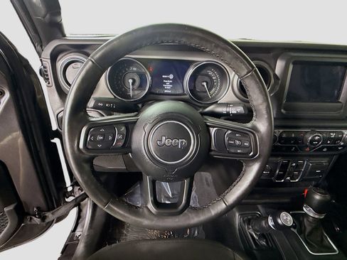 Used 2023 Jeep Wrangler Unlimited w/ Cold Weather Group image 13